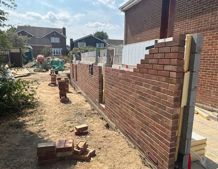 Facing brickwork installation on a rear extension